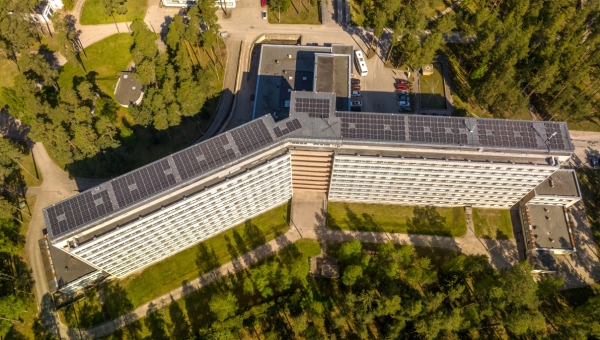 Ühiskondlikud hooned peavad aastaks 2027 päikeseenergiat tootma